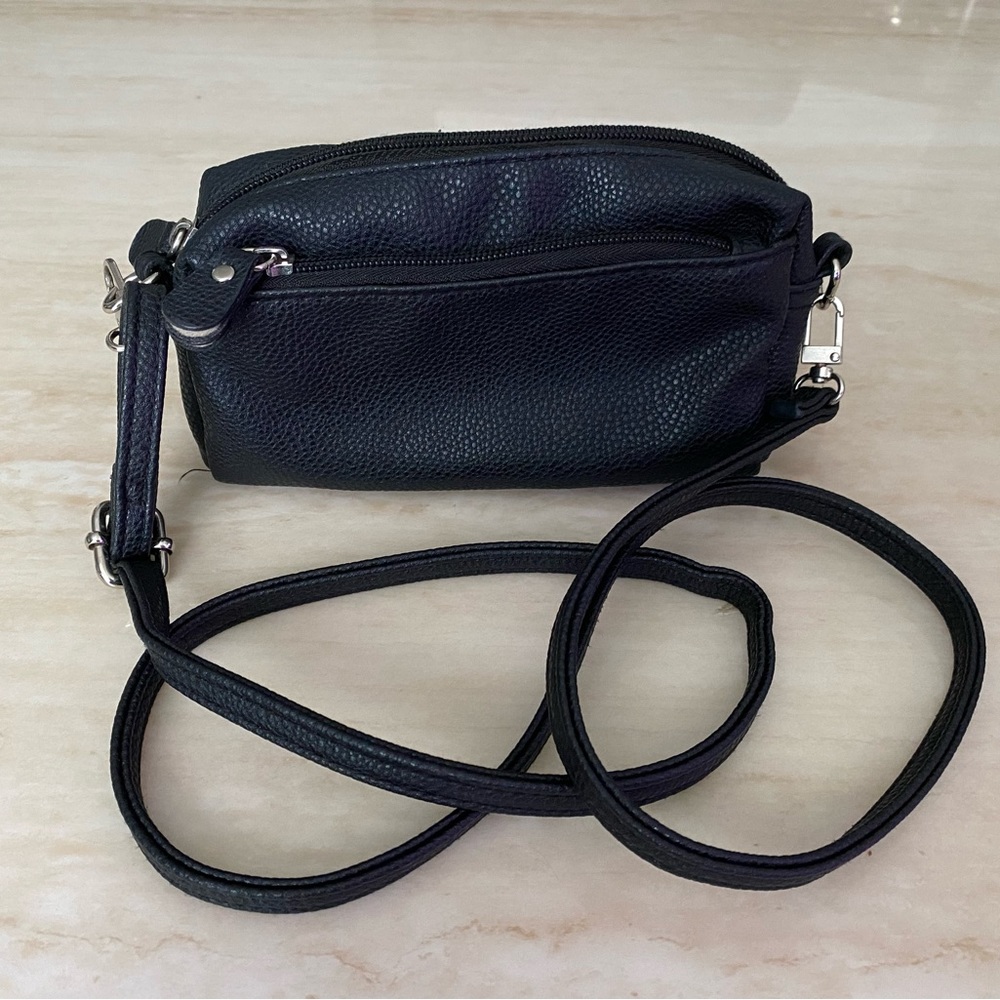 small black crossbody
